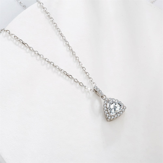 1.0 Carats VVS1 Triangular Moissanite Pendant Necklace for Women