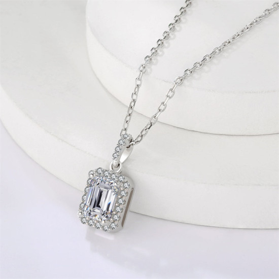 1.0 Carats VVS1 Moissanite Rectangle Pendant Necklace for Women