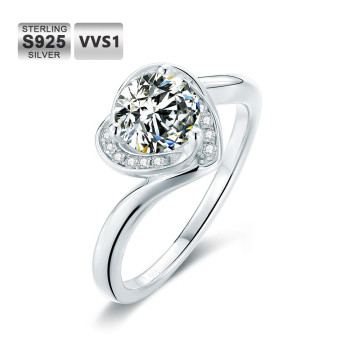 Lovely Heart 1.0 Carats VVS1 Moissanite Rings for Women