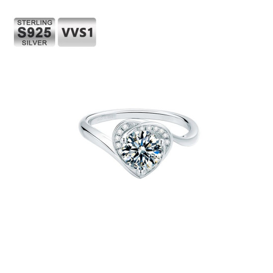 Lovely Heart 1.0 Carats VVS1 Moissanite Rings for Women